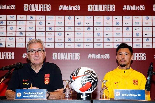 利拉德绝杀字母哥20+14 雄鹿终结火箭5连胜