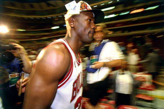 特雷杨22+11杰约21+15 老鹰力克尼克斯晋级4强